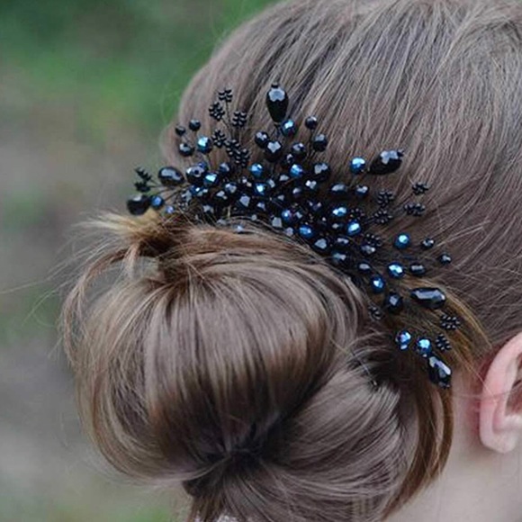 Beautiful dress! Worn once. - Picture 5 of 7